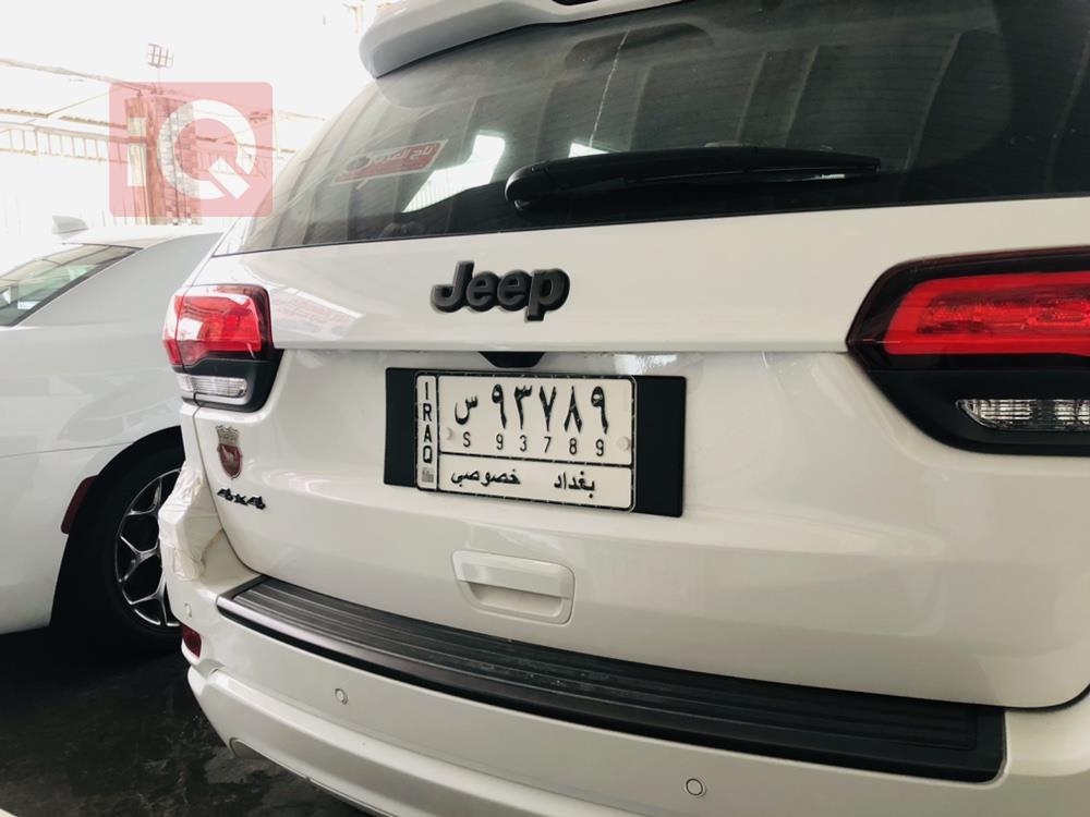 جیپ گراند شیرۆکی